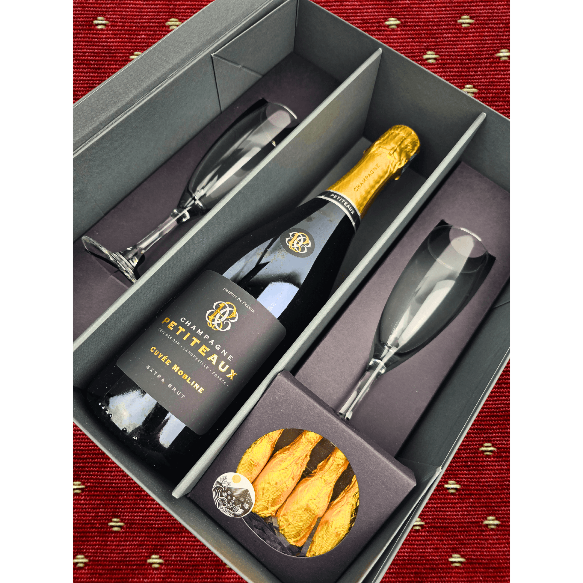 Petiteaux Extra Brut Champagne Gift Set with Flutes